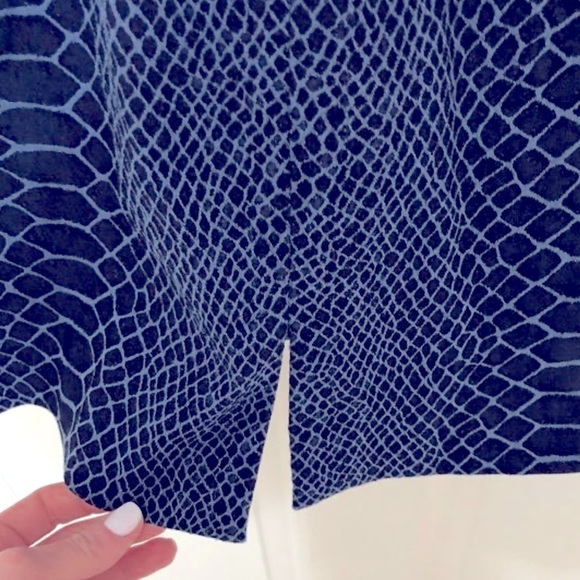 TOMMY HILFIGER Blue Snakeskin Sheath Dress Sleeveless V-Neck Medium Size 10 - Picture 14 of 16